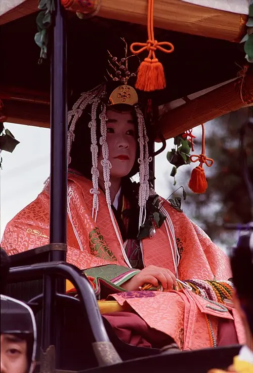 Saiō-Dai lors de la procession du festival Aoi Matsuri