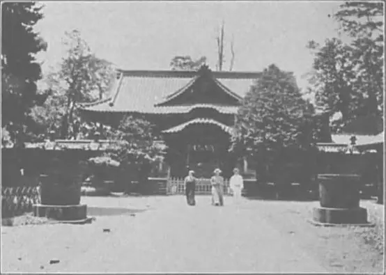 Vieille Photographie du temple Toshugo à Ueno Vieille Photographie du temple Toshugo à Ueno