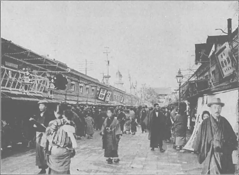 Vieille photographie de la rue Nakamise Vieille photographie de la rue Nakamise